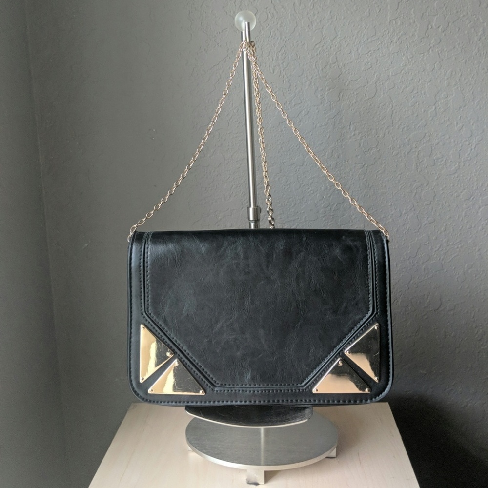 Black and Gold Plated Firm Crossbody Chain Purse